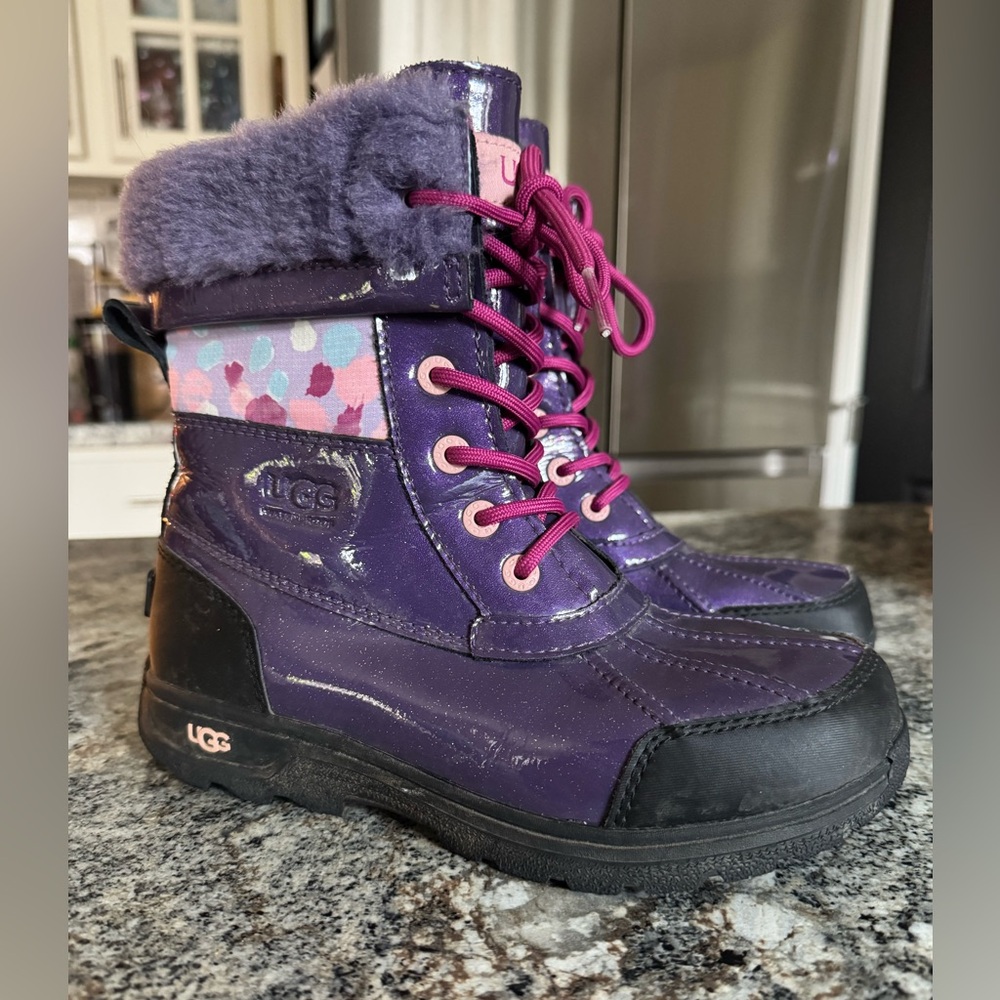 GIRLS SZ 4 Kids BUTTE II SNOW BOOTS PURPLE VELVET WATERPROOF LEATHER UGGS. EUC!!